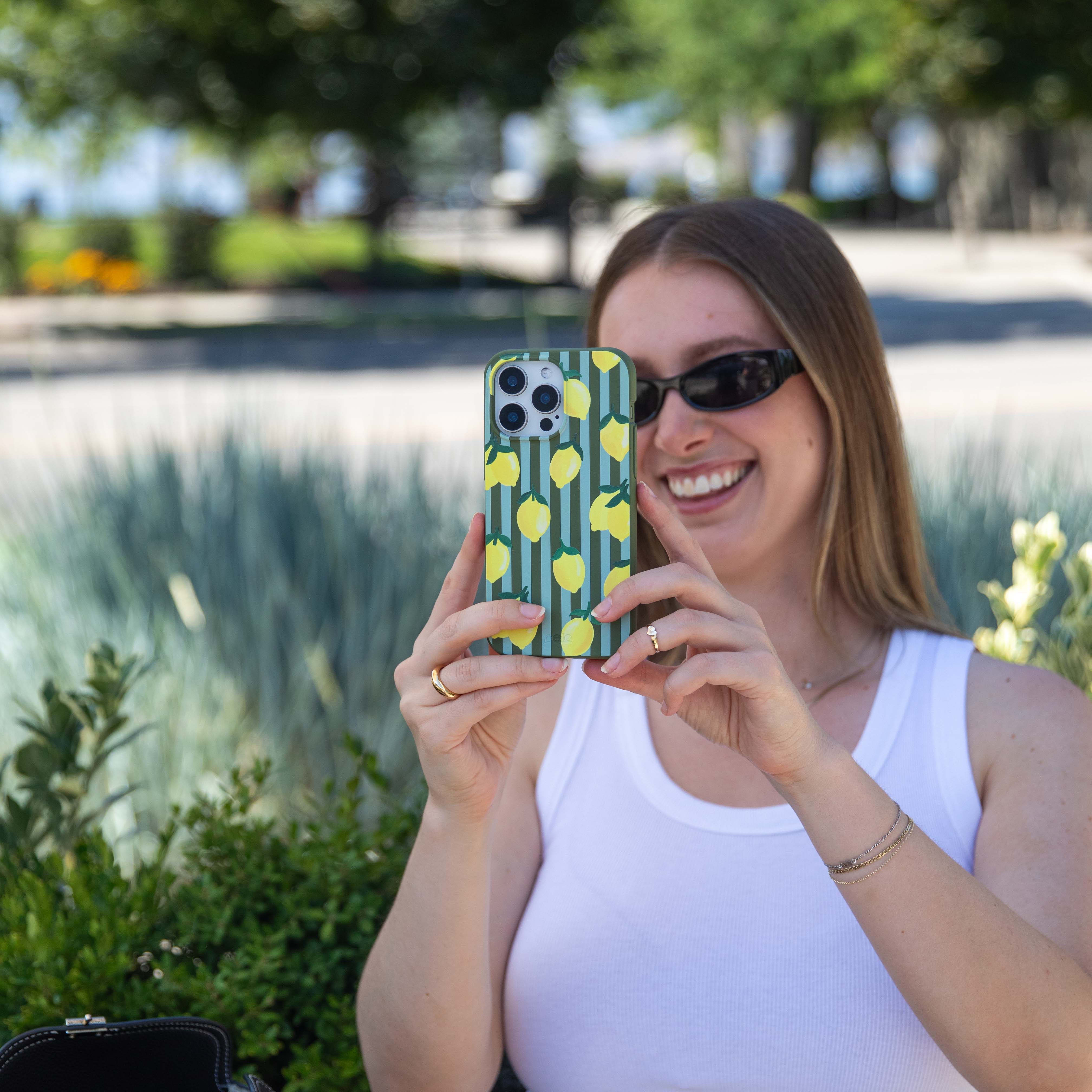 ZESTY-LINES_IP14P_ForestFloor