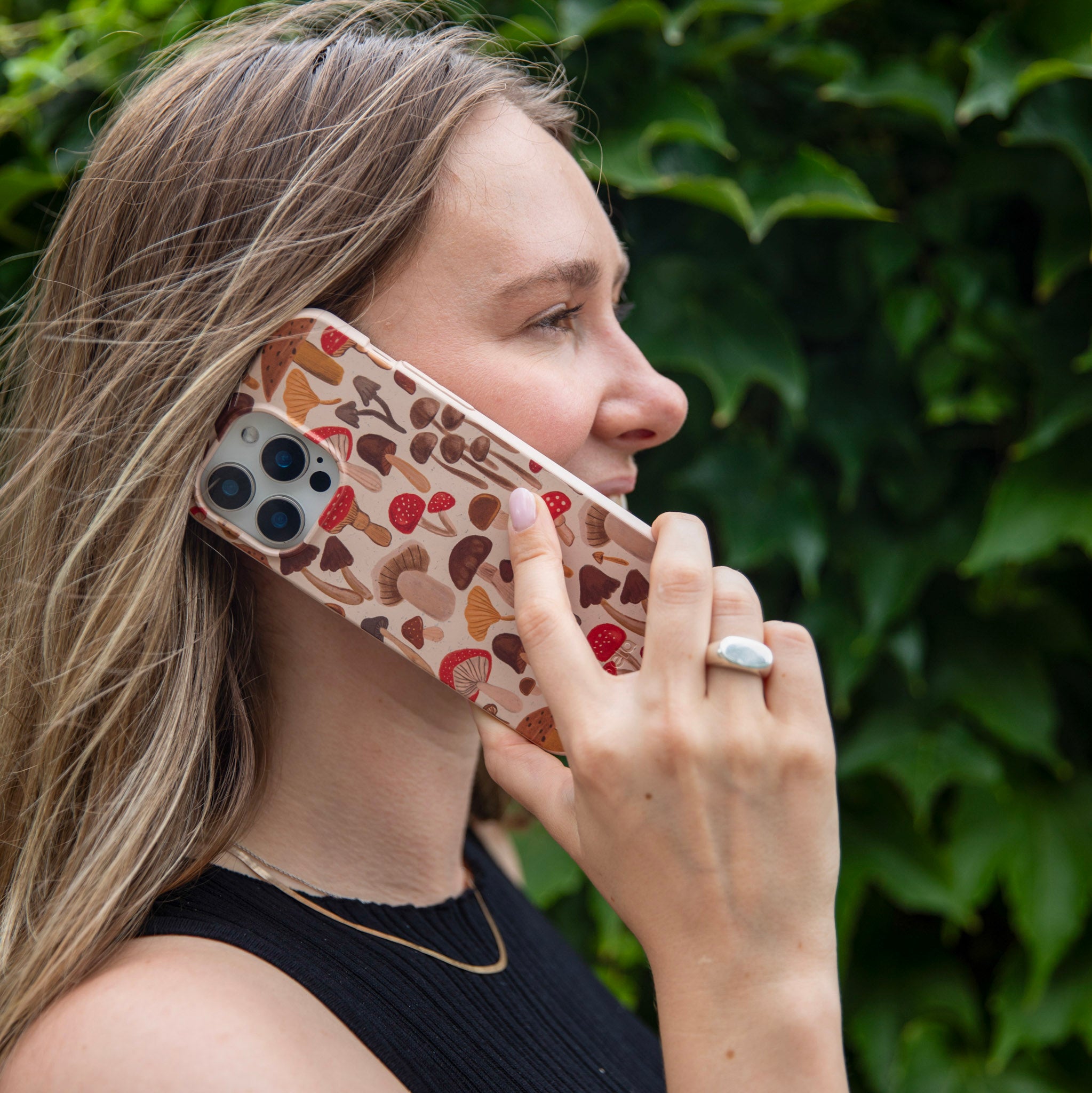 SHROOMY-DAYS_IP11P_Seashell