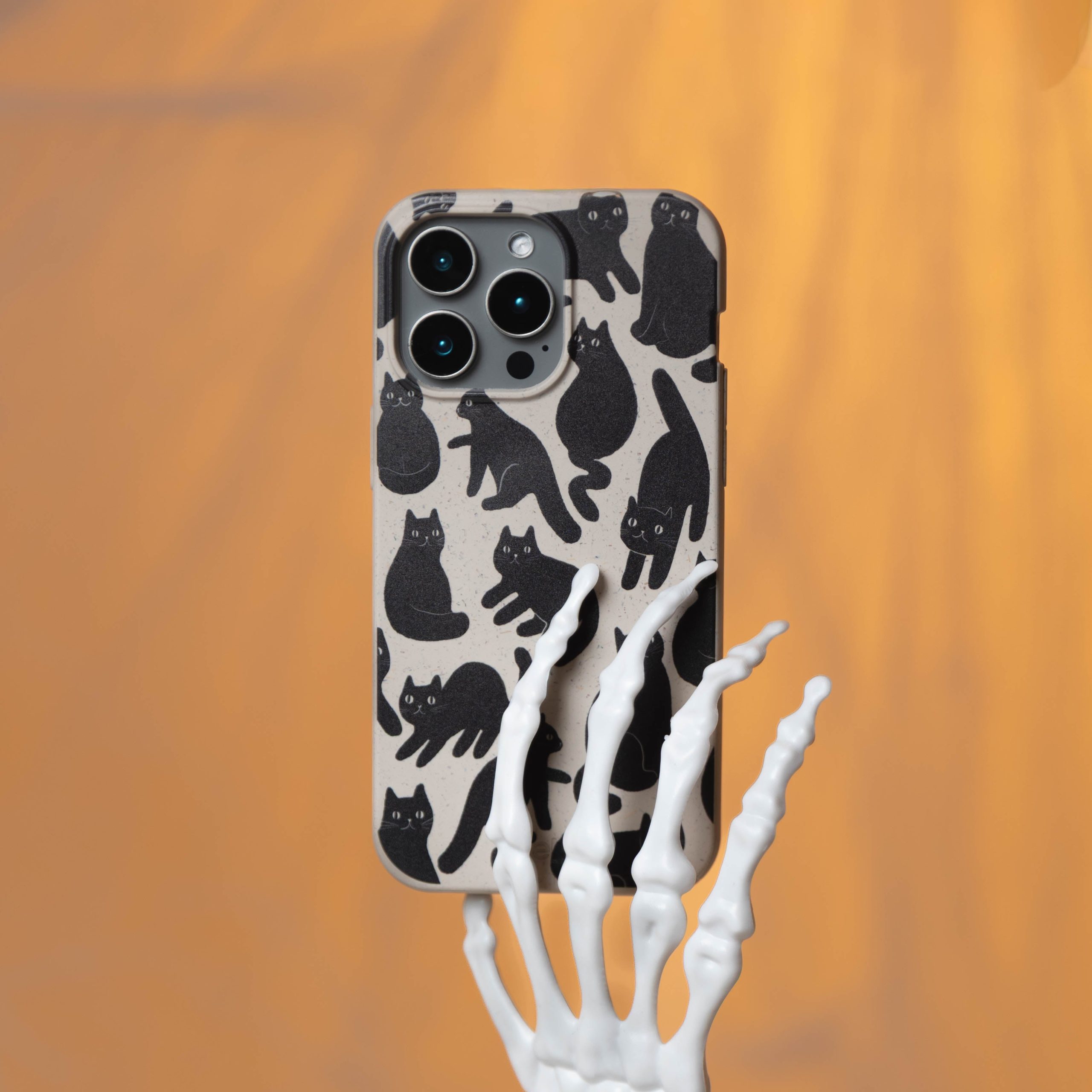 NIGHT-MEOWERS_IP12_LondonFog