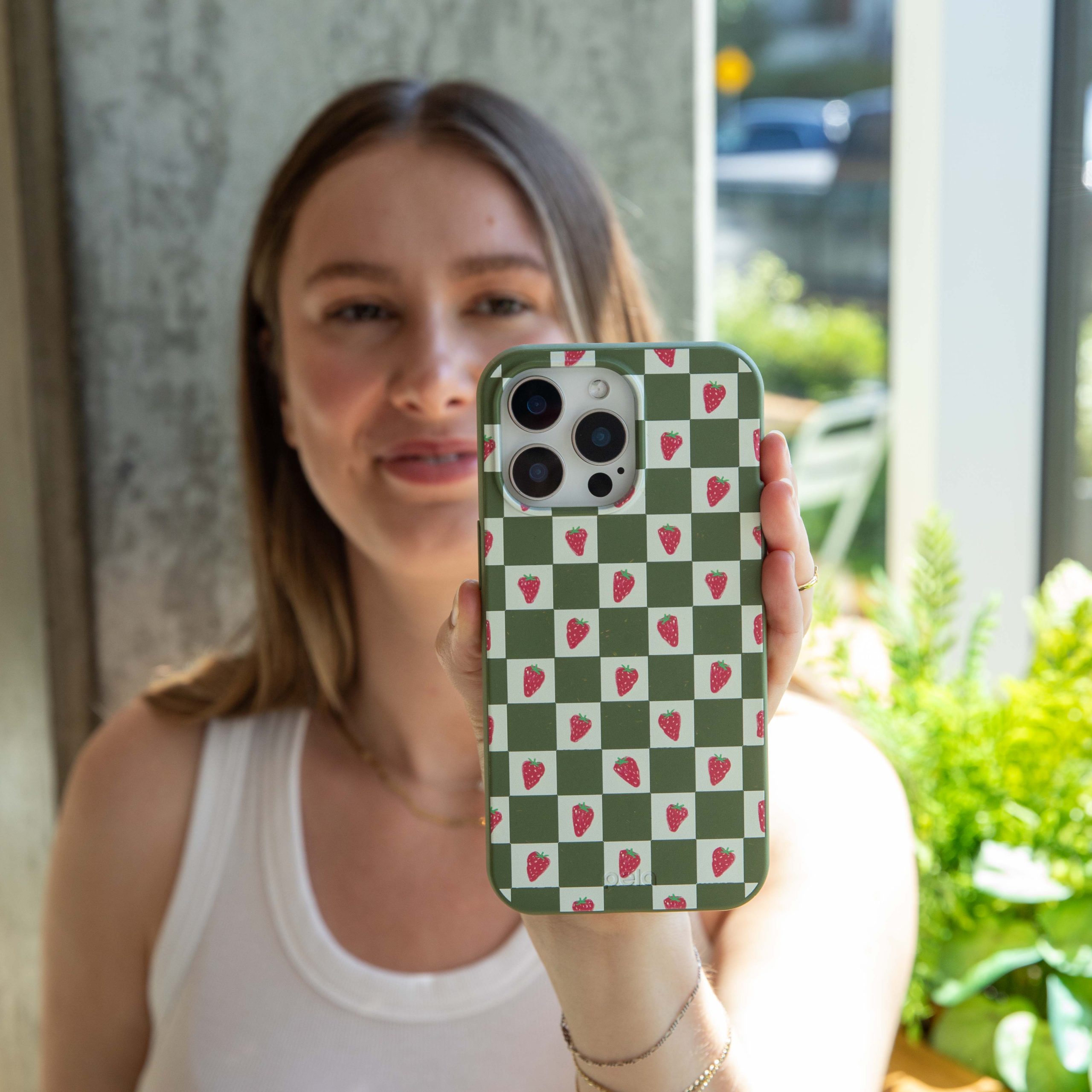 STRAWBERRY-FIELD_IP12PMAX_ForestFloor