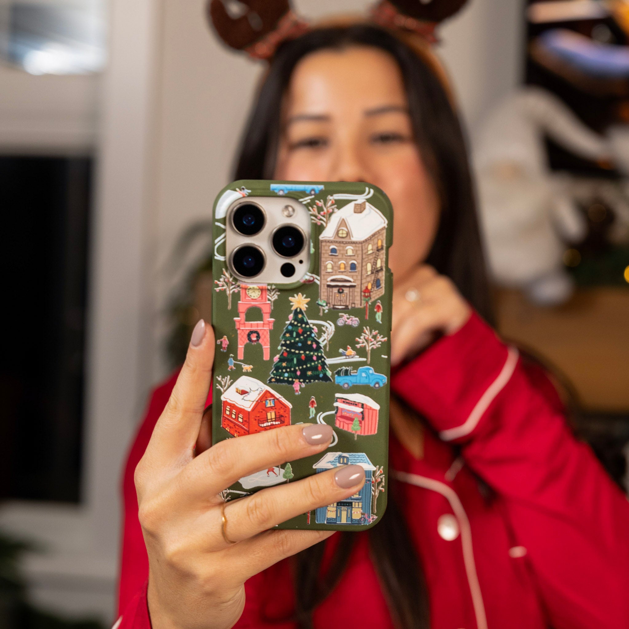 TINSEL-TOWN_IP14PMAX_ForestFloor