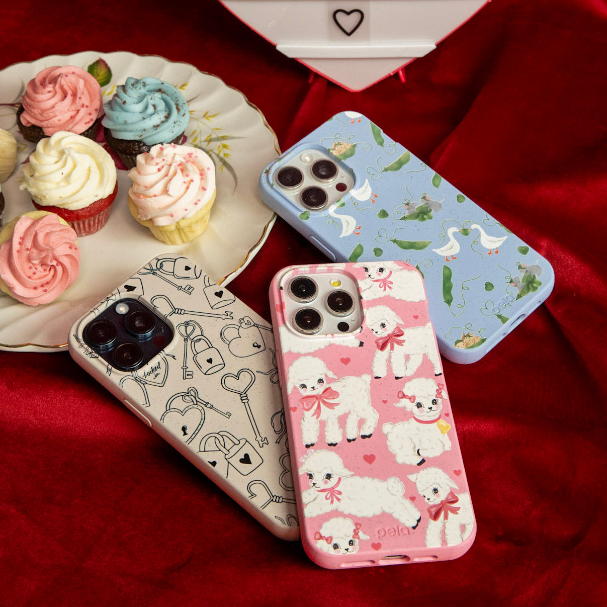 LOCKED-IN-LOVE_IP12PMAX_LondonFog