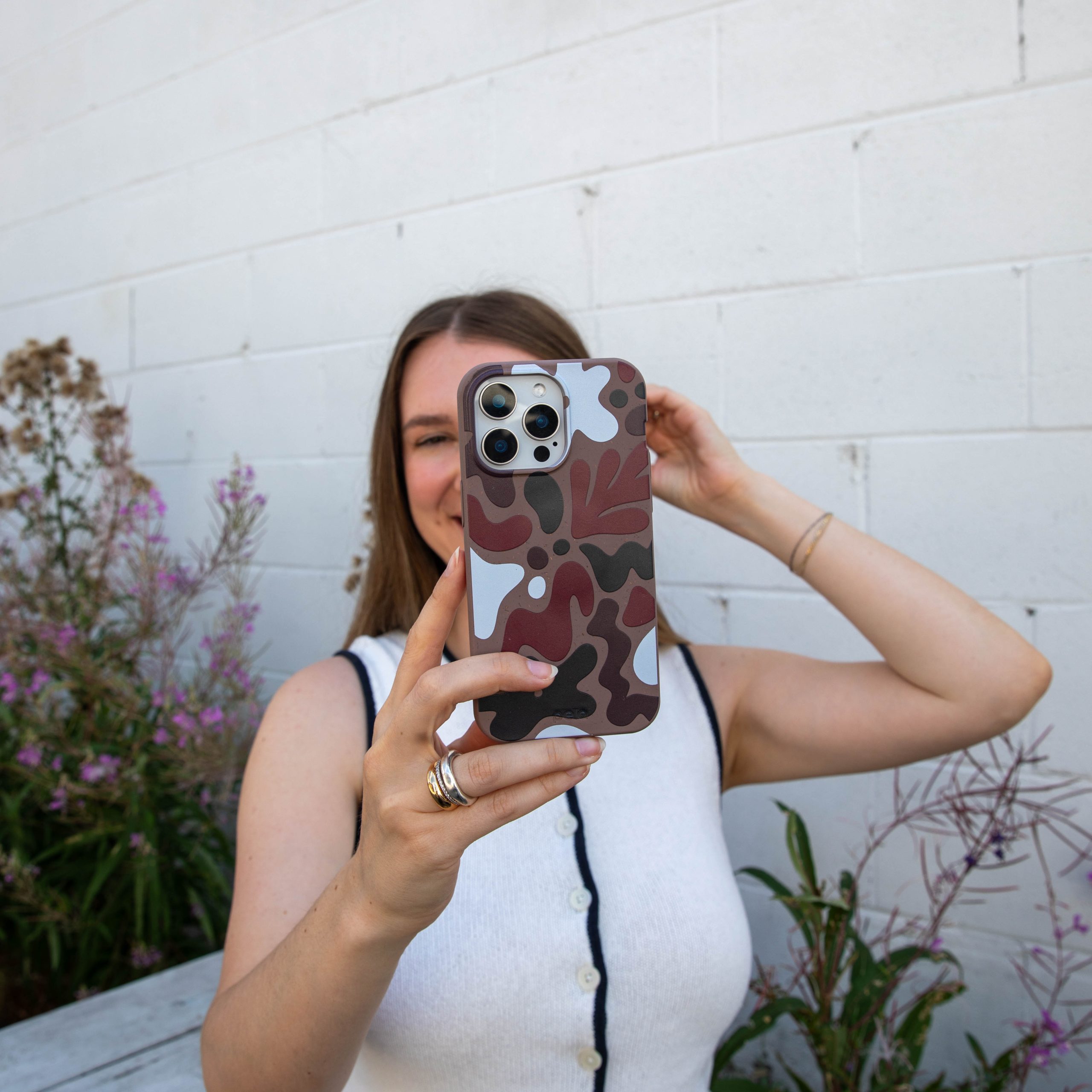 EARTHY-CURVES_IP14_ChocolateBrown