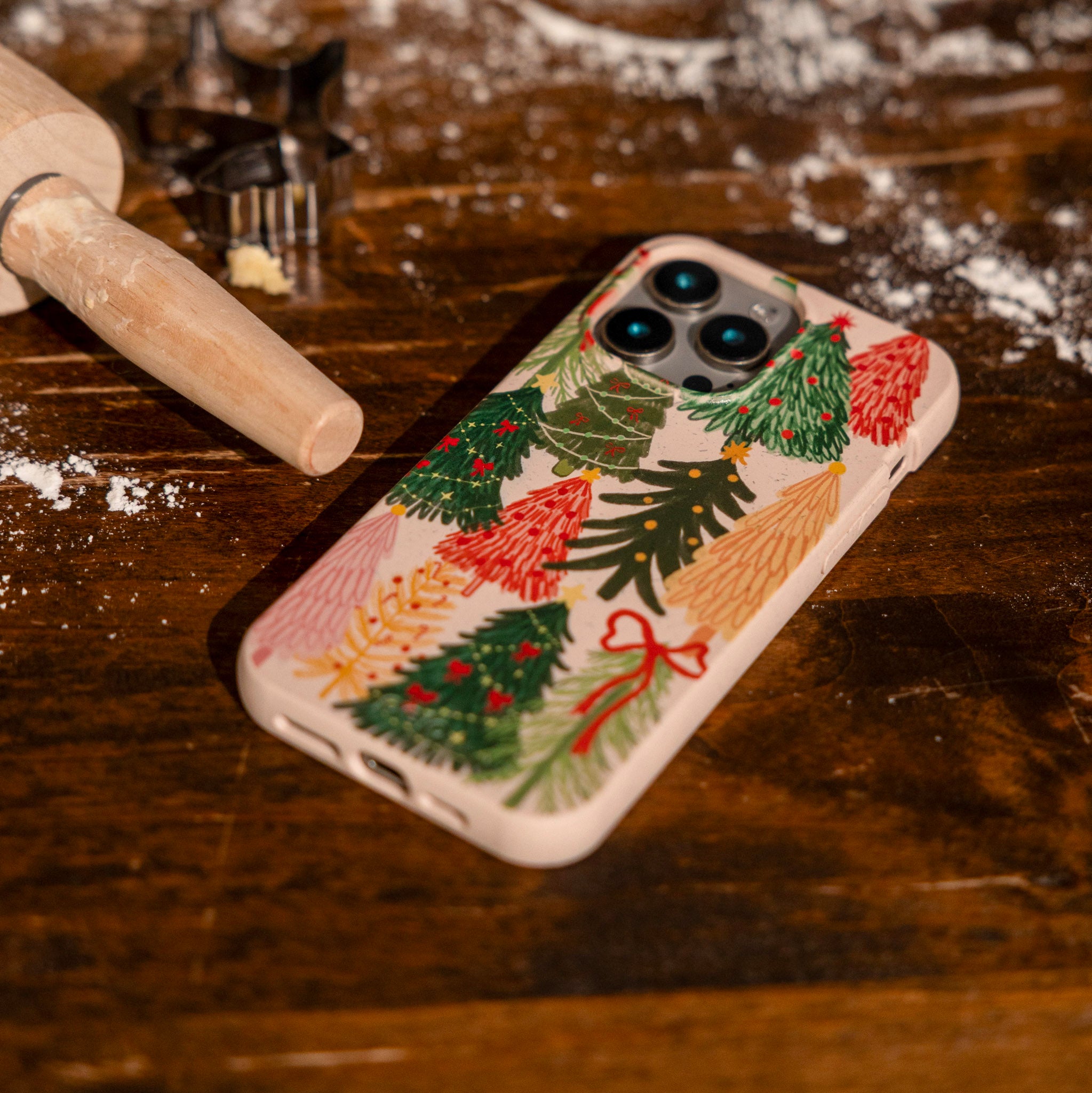 FESTIVE-TREES_S23_Seashell