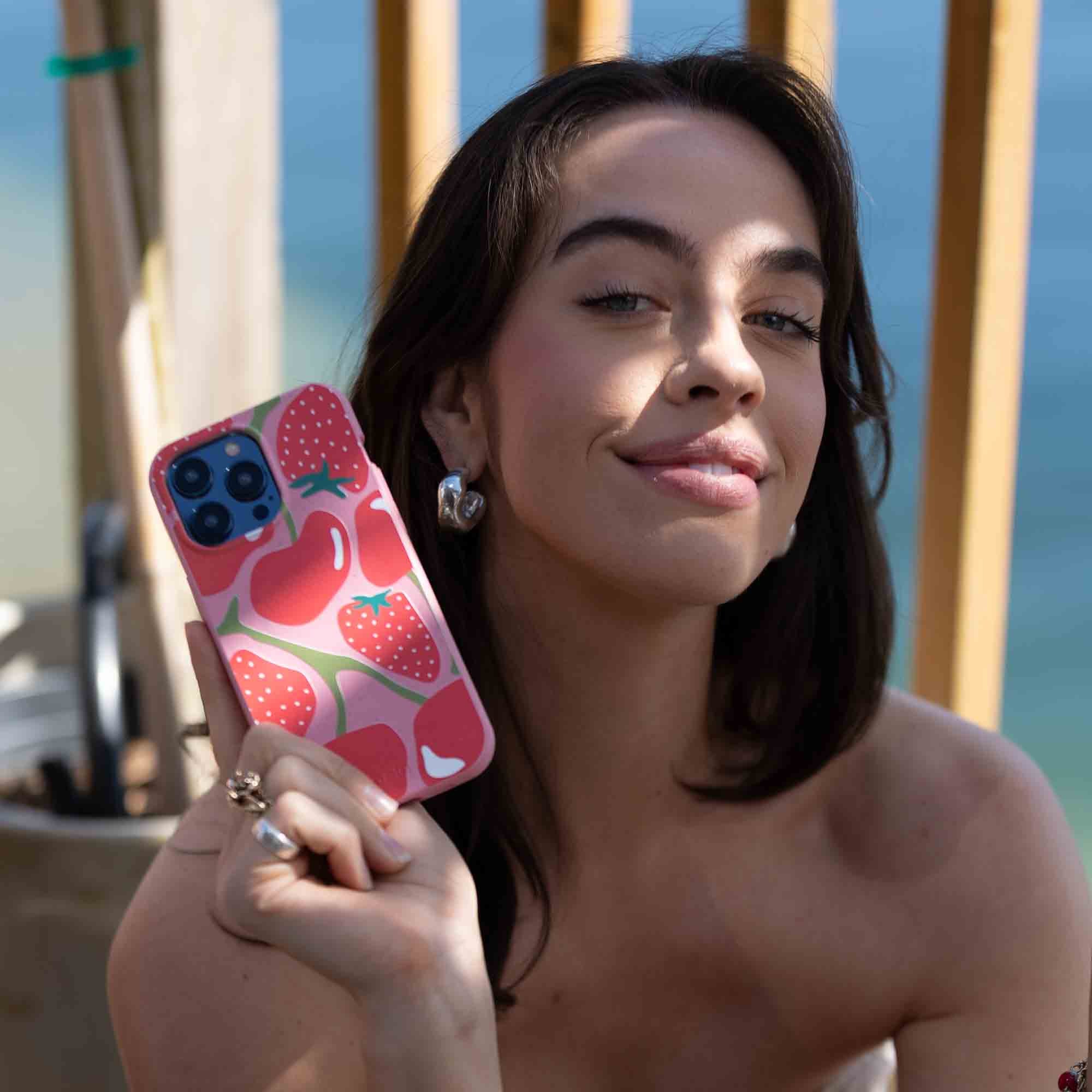 CHERRY-BERRY_IP16_BubblegumPink