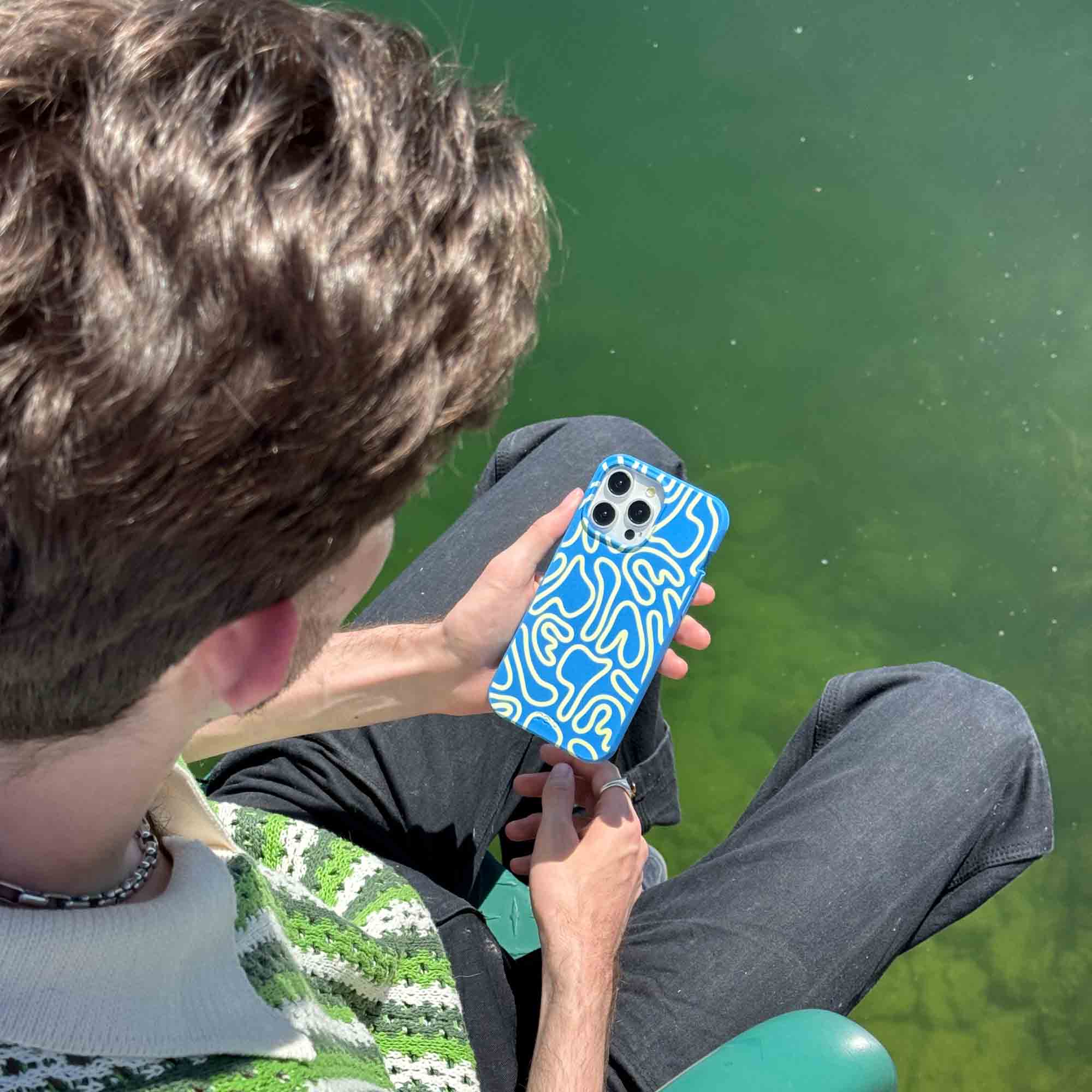 DIZZY-DREAMS_IP14_ElectricBlue