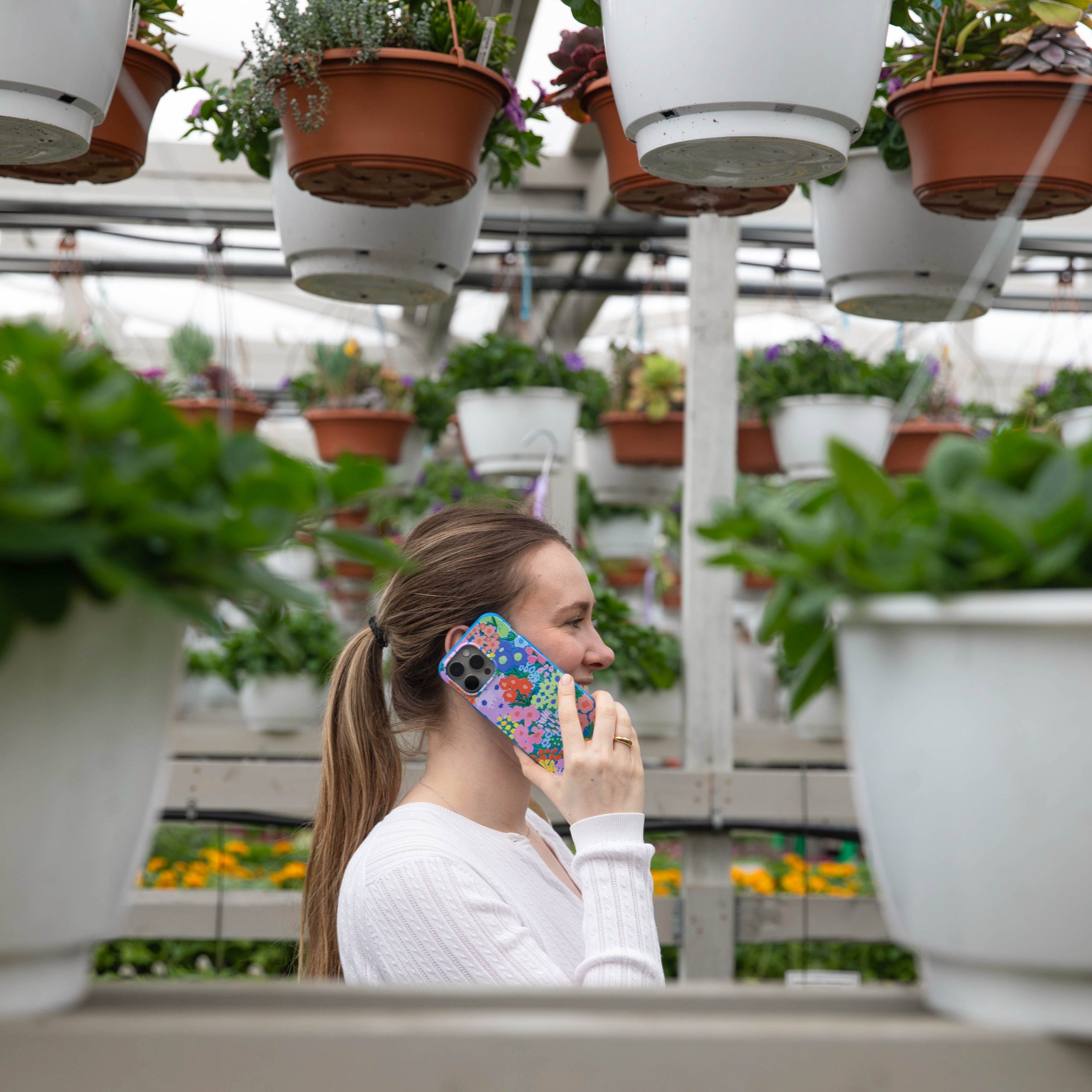 PAINTED-GARDEN_IP14PMAX_ElectricBlue