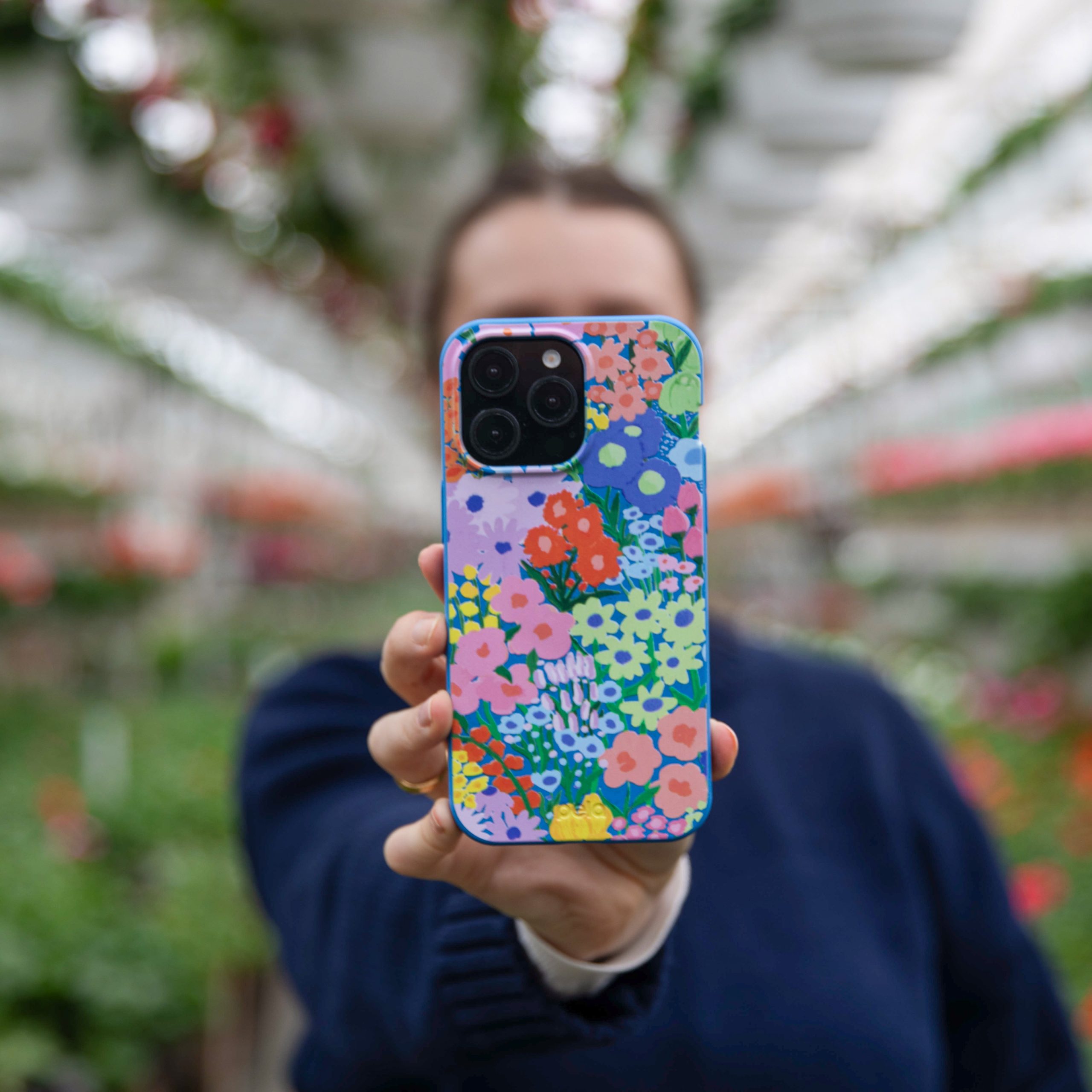 PAINTED-GARDEN_IP16_ElectricBlue