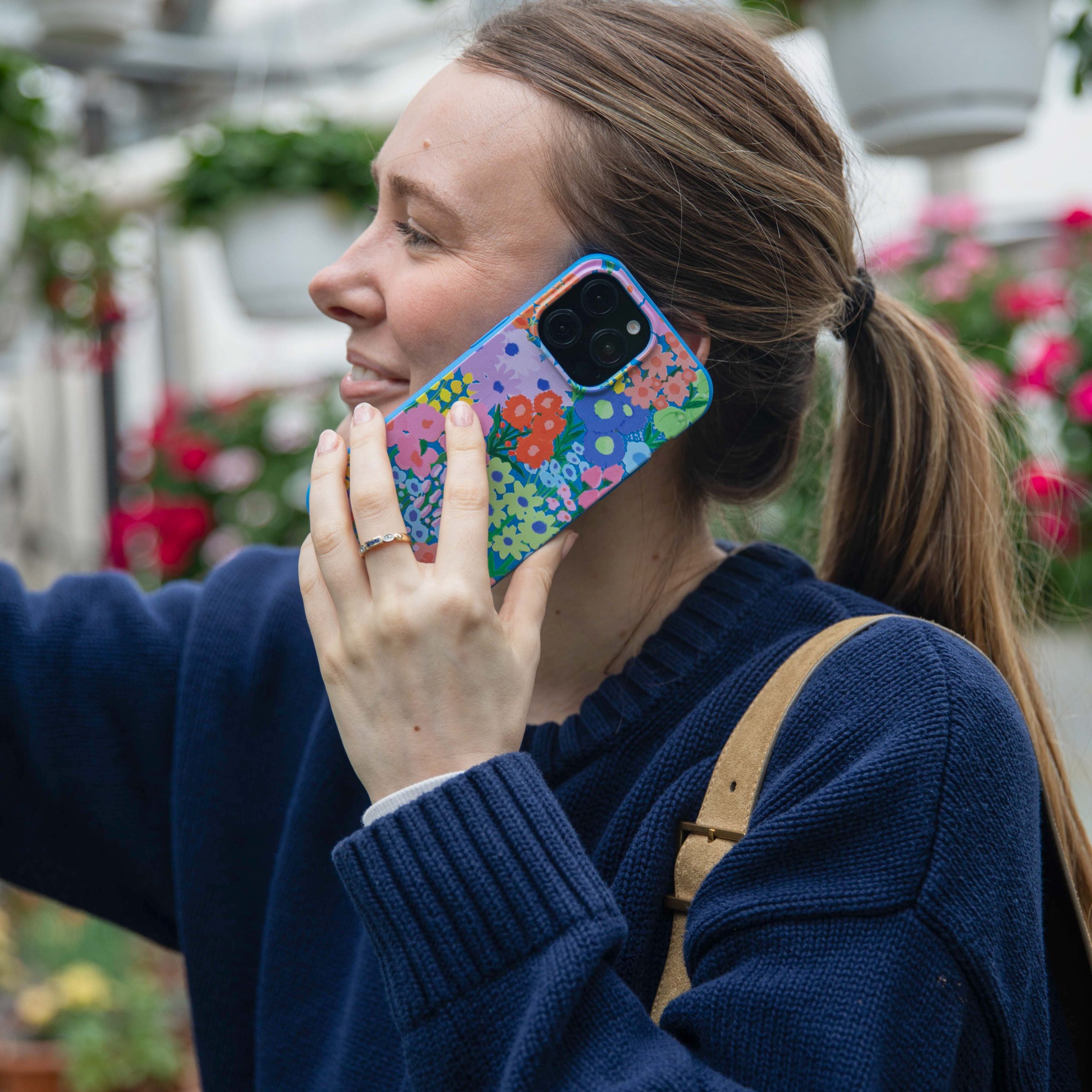 PAINTED-GARDEN_IP14PLUS_ElectricBlue