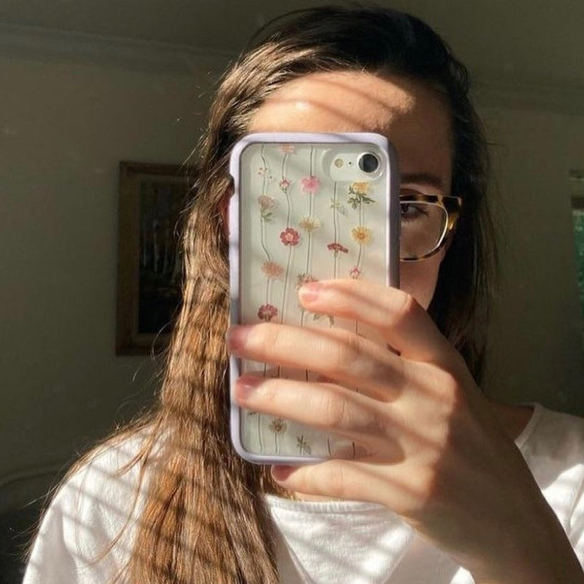 FLORAL-VINES_IP12PMAX-CLEAR_Lavender_bf3f6eb2-6ccb-4231-9a43-5e470da47e15