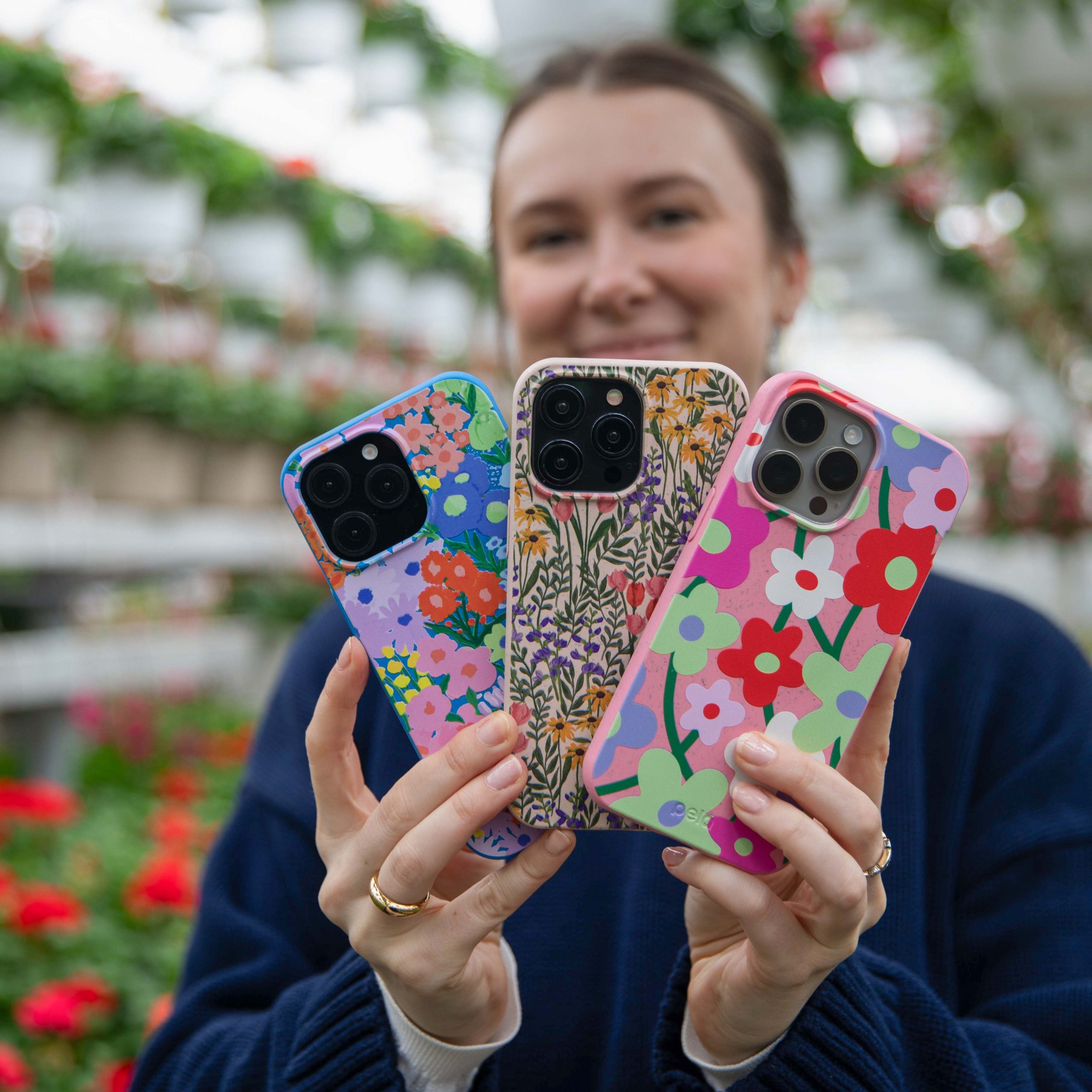 FLOWER-FIELD_IP14PLUS_Seashell