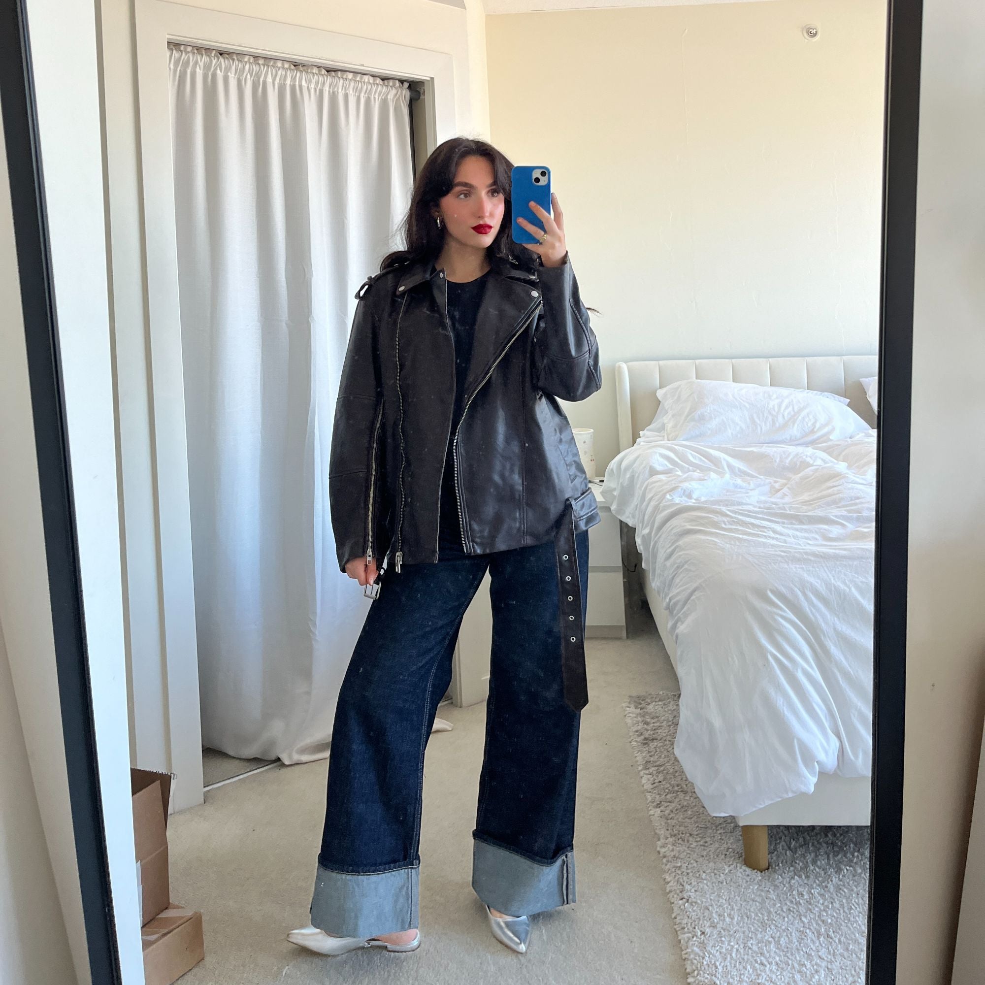 IP_14_PRO_ELECTRIC_BLUE_BACK