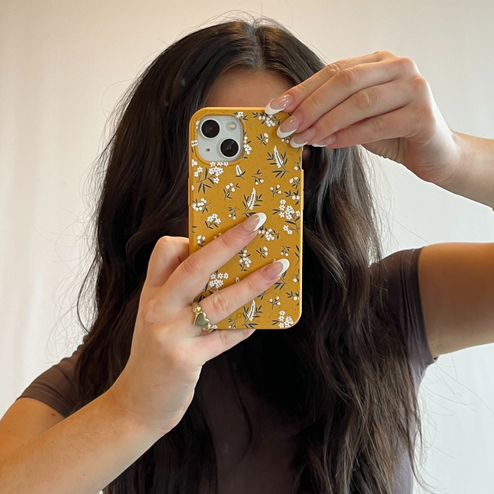 WHITE-POSIES_IP12_Honey