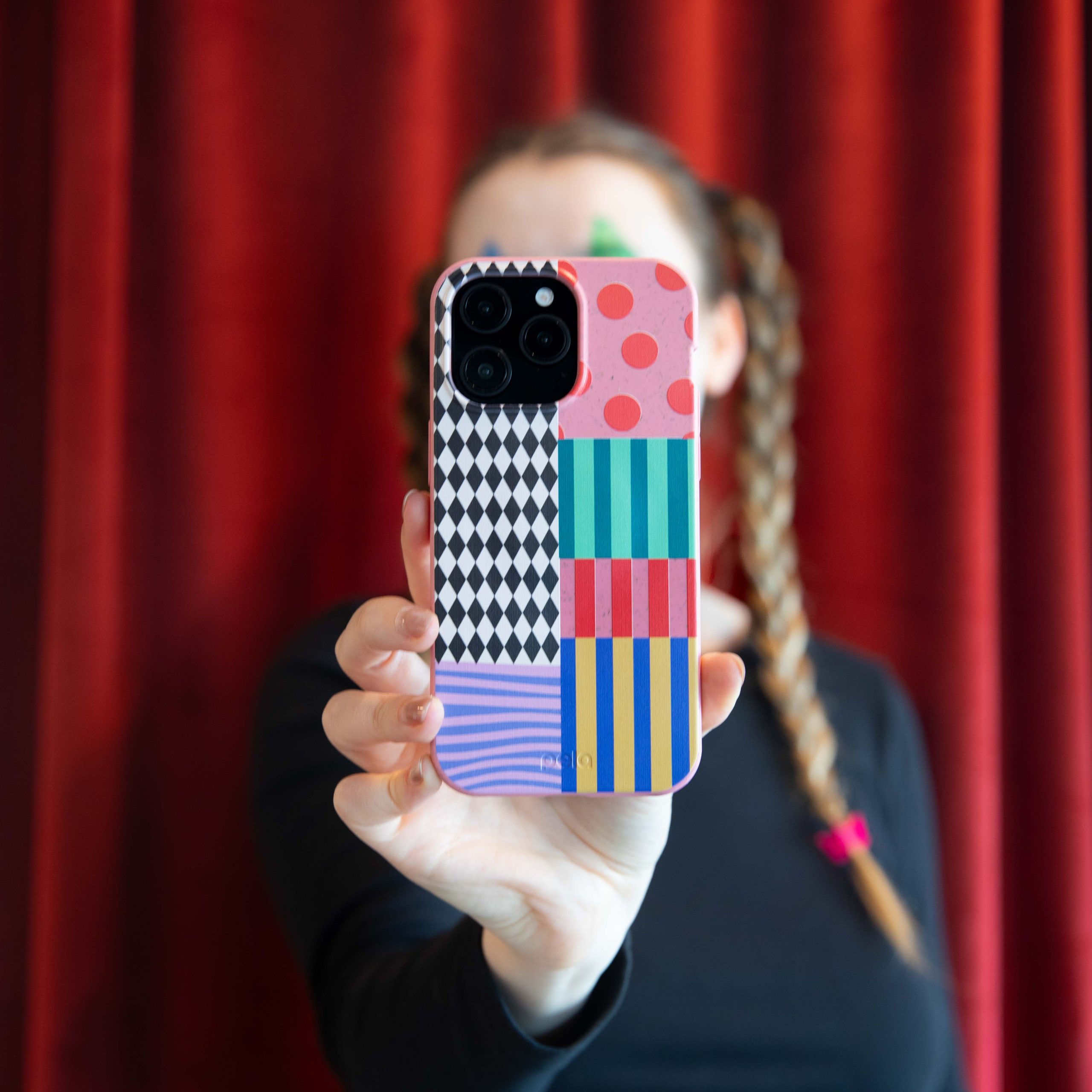 JUGGLING-COLORS_S22_BubblegumPink