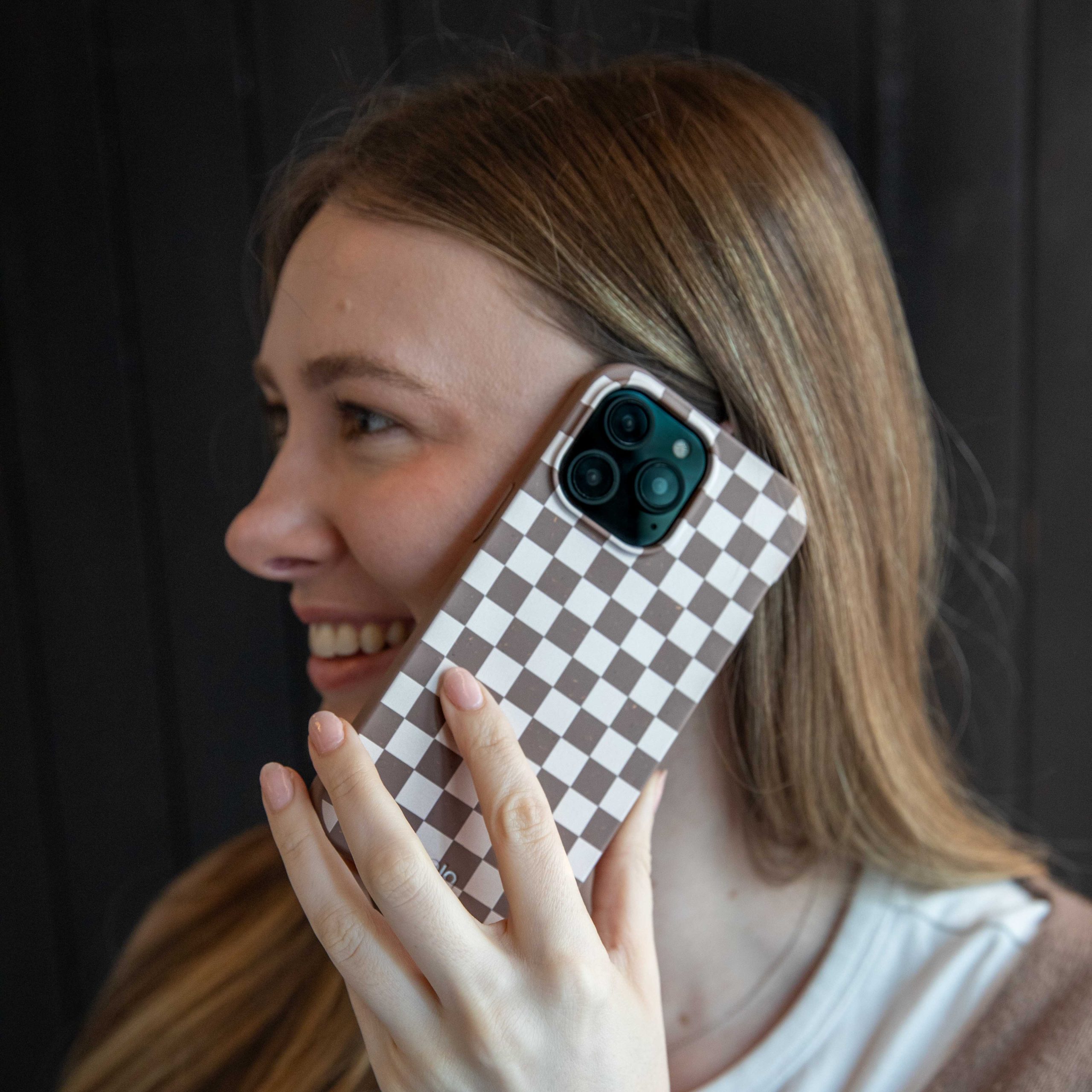 LATTE-CHECK_IP14PMAX_ChocolateBrown