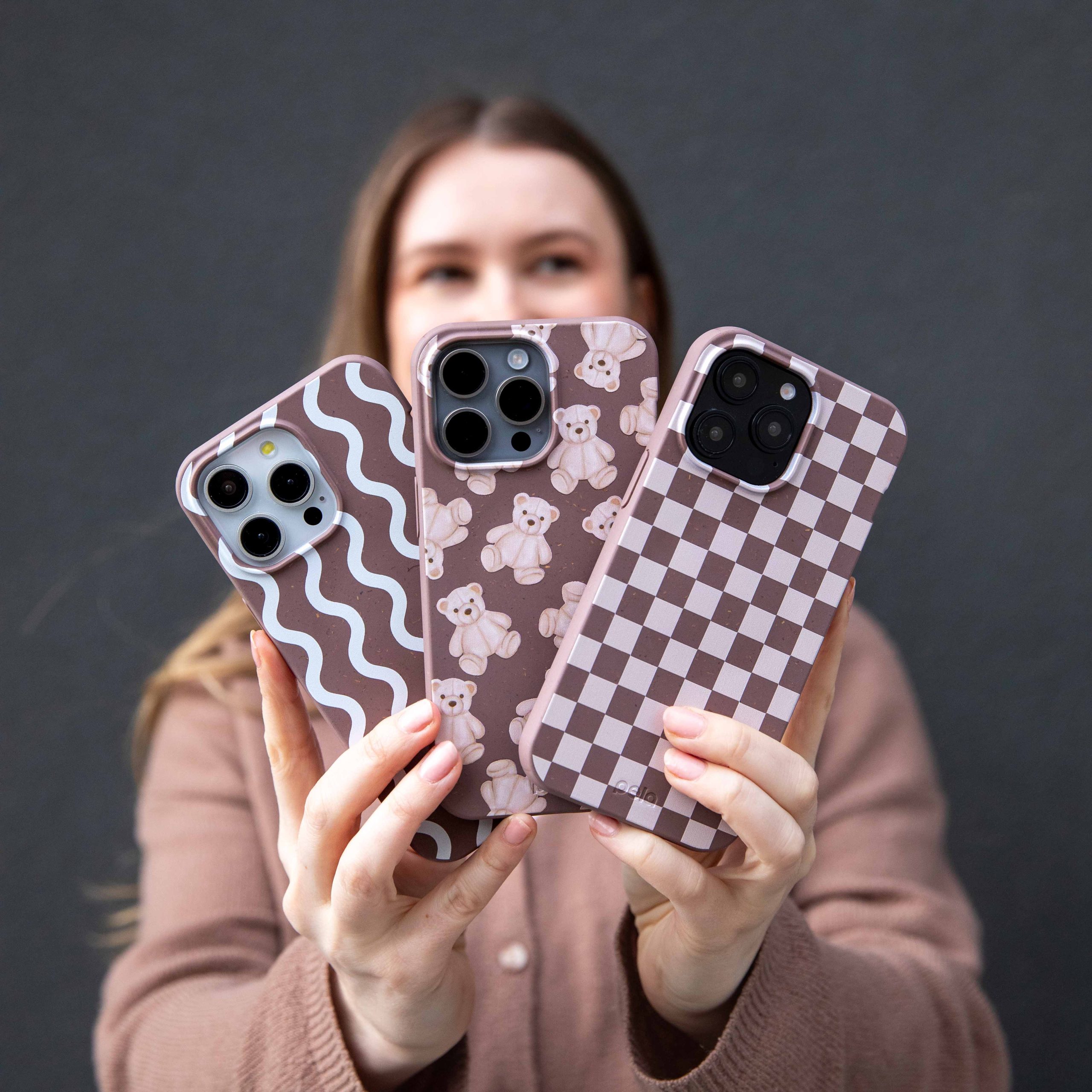 LATTE-WAVES_IP16_ChocolateBrown