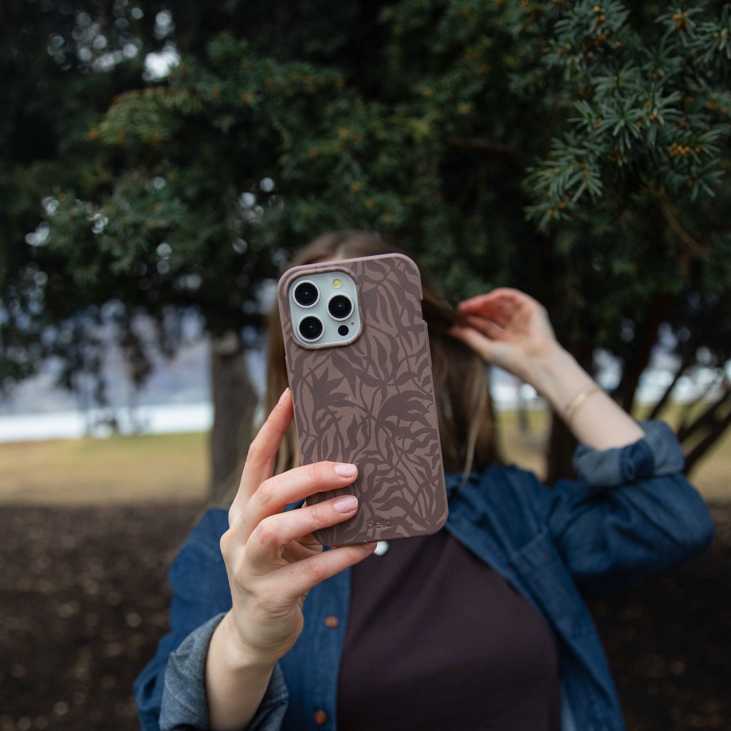 RUSTIC-LEAVES_S21_ChocolateBrown