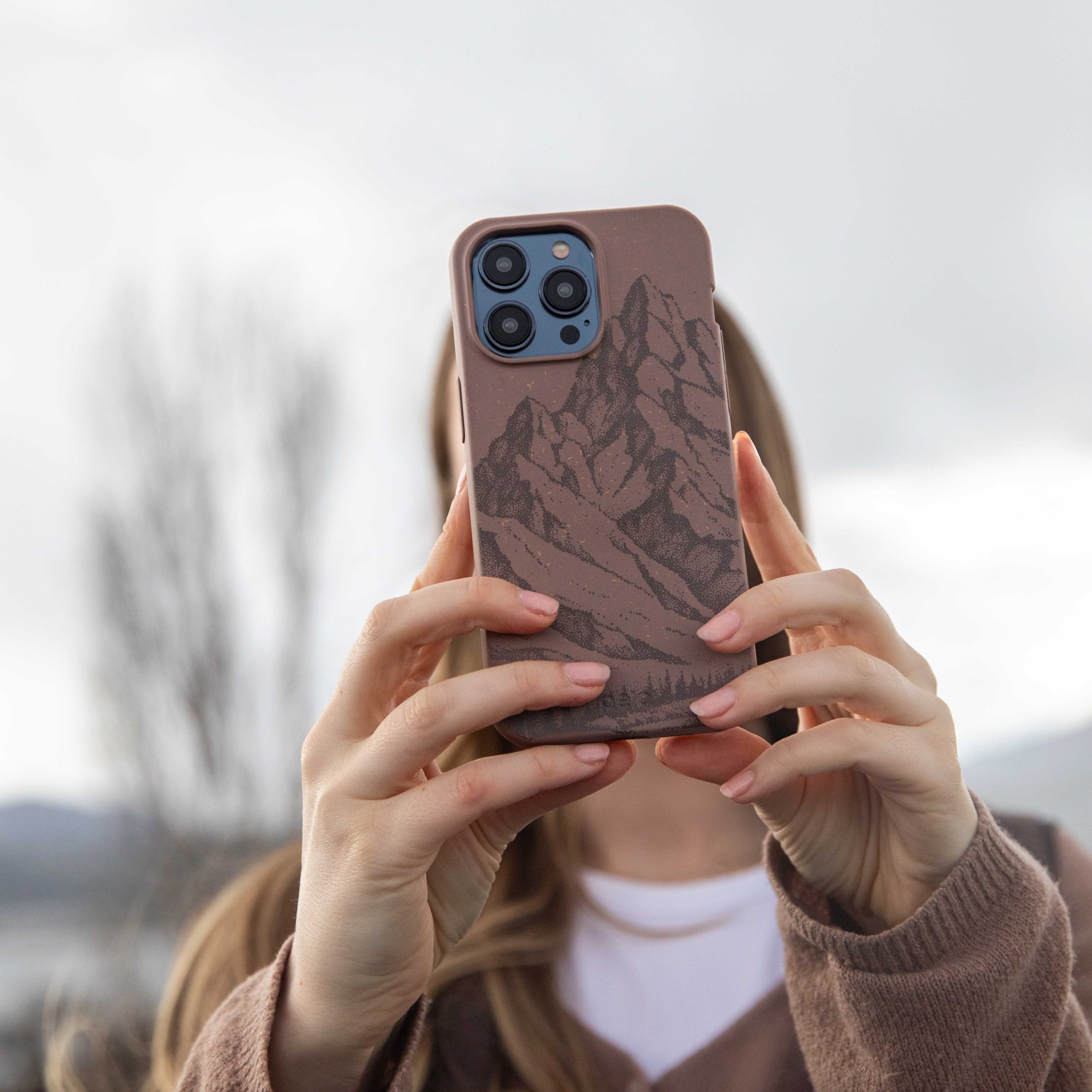 SILENT-SUMMIT_IP12_ChocolateBrown