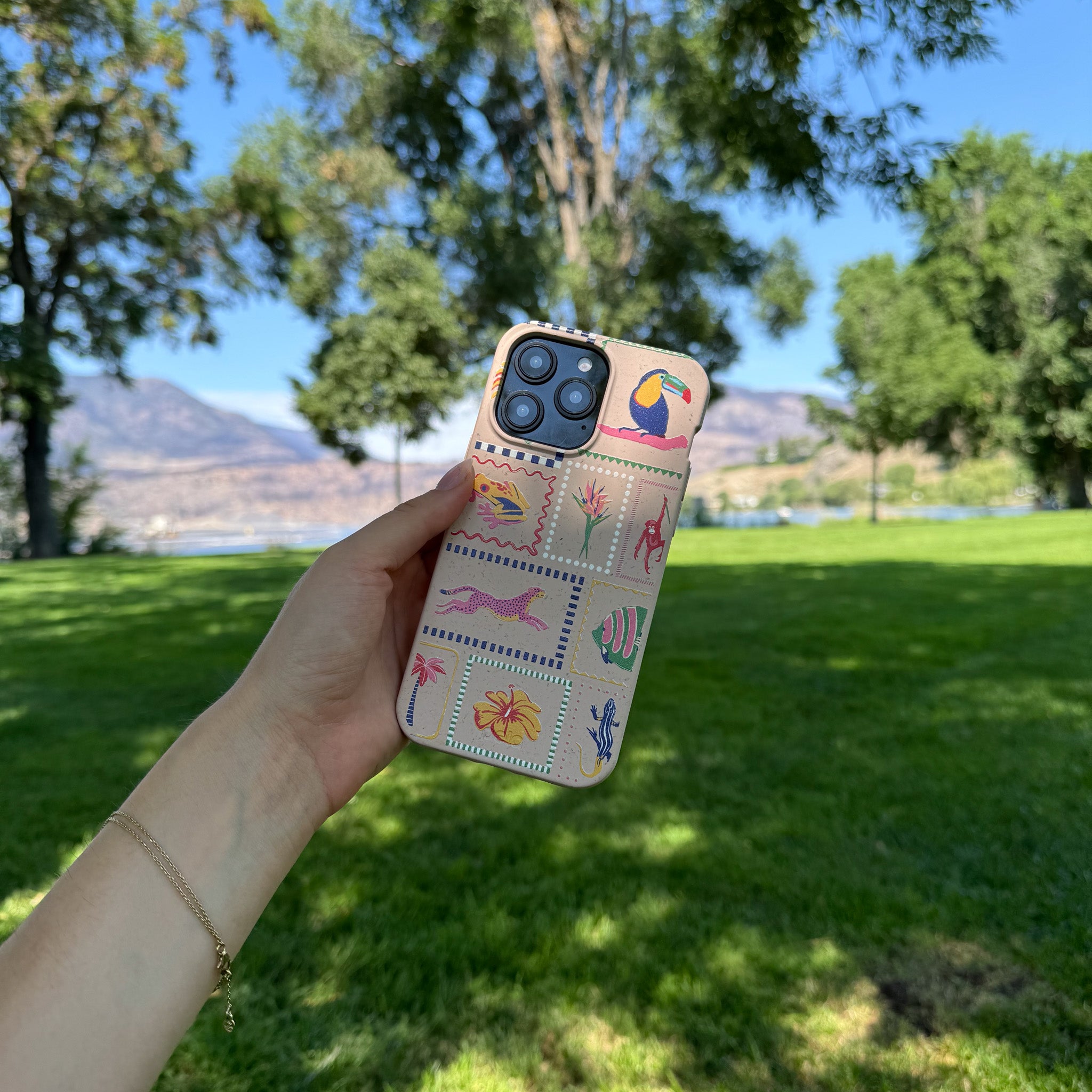 TROPICAL-PARADISE_IP15PLUS_Seashell