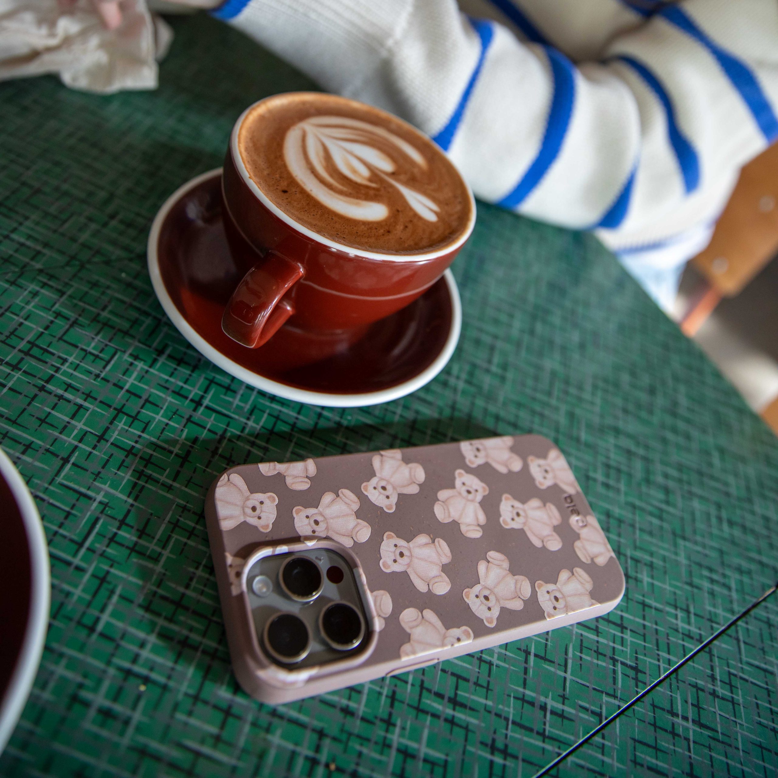 TEDDY-LOVE_IP14P_ChocolateBrown