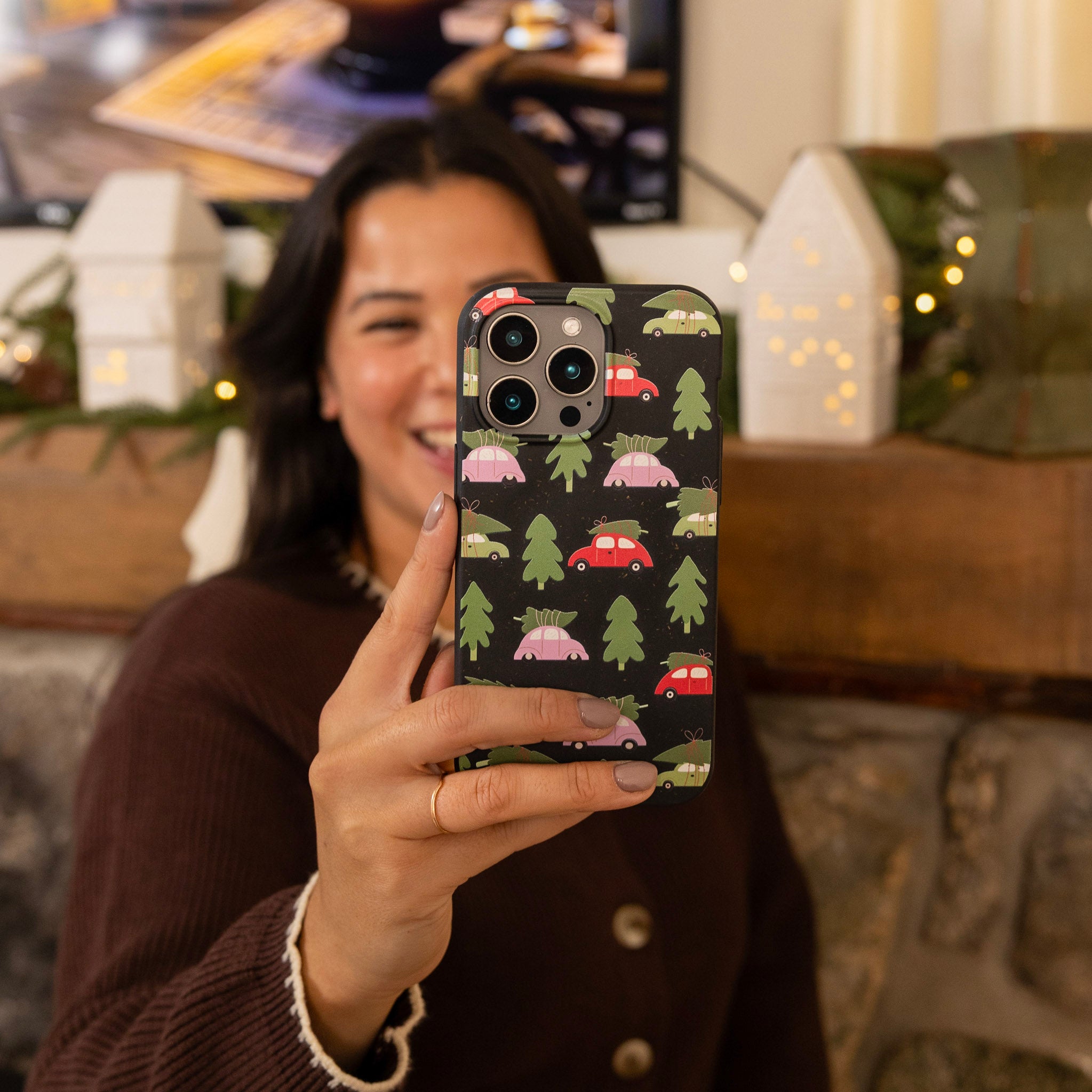 HOLIDAY-CARAVAN_IP13_Black