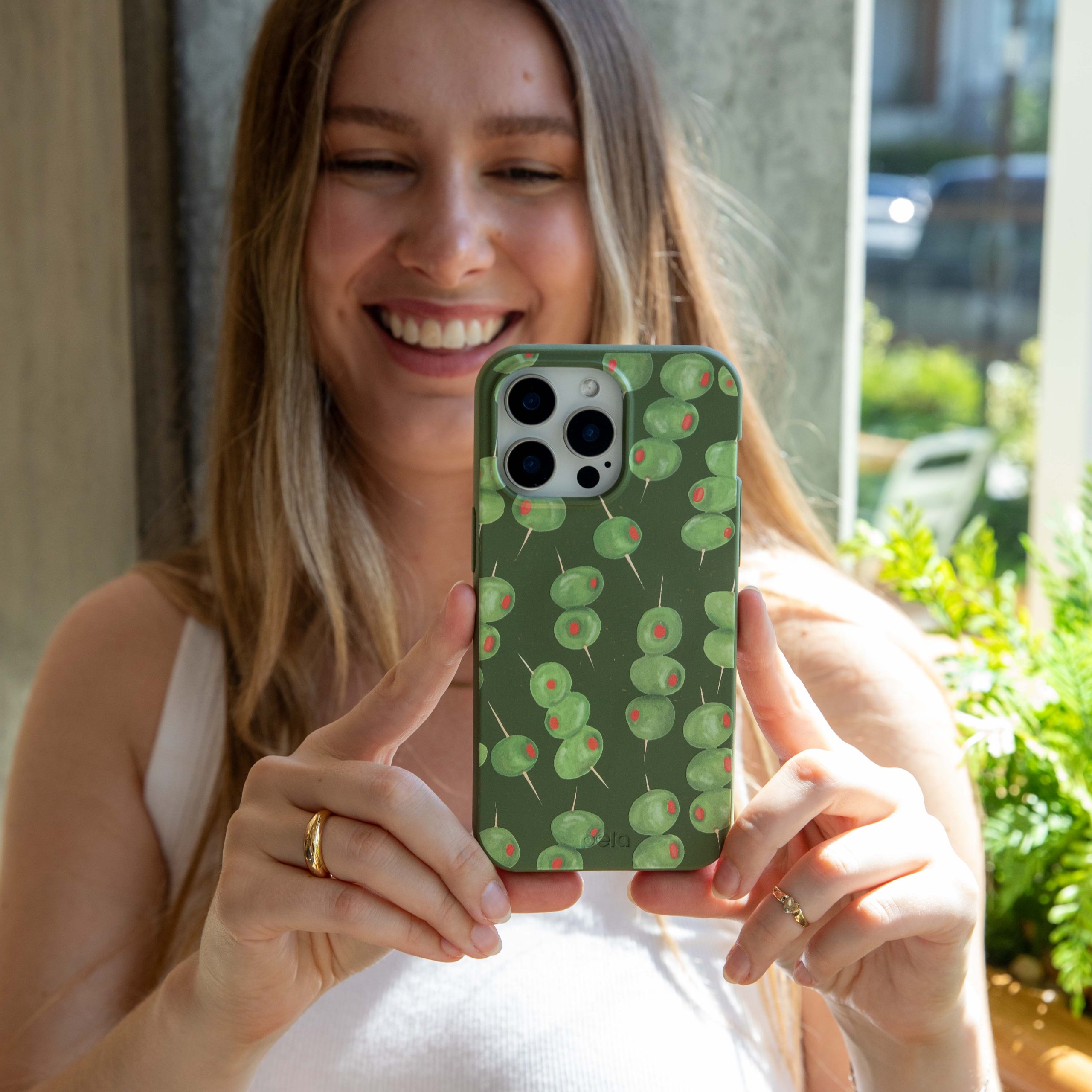 OLIVE-HOUR_IP14PLUS_ForestFloor