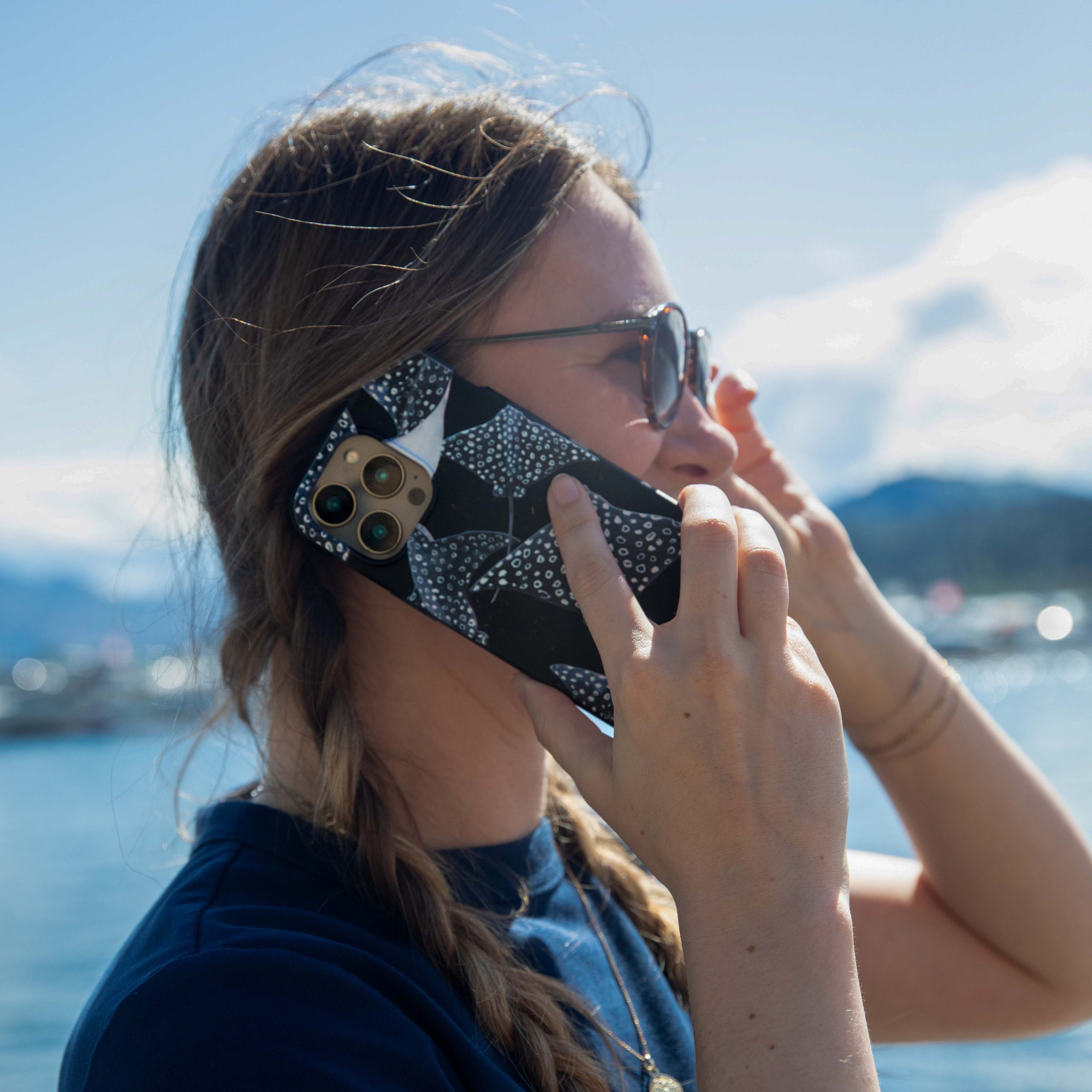 MIDNIGHT-RAYS_IP16_Black