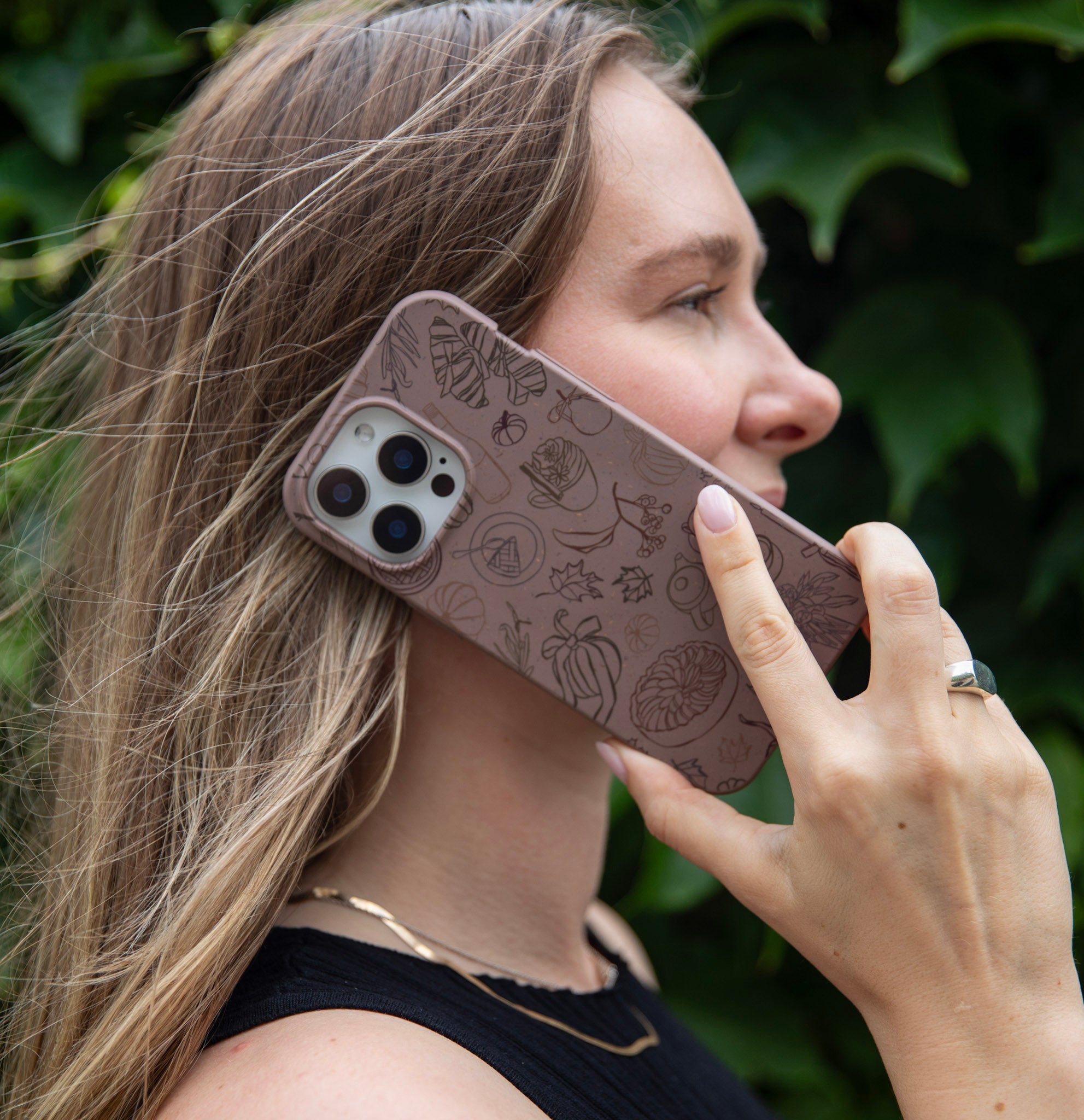 AUTUMN-SWEETS_IP14P_ChocolateBrown